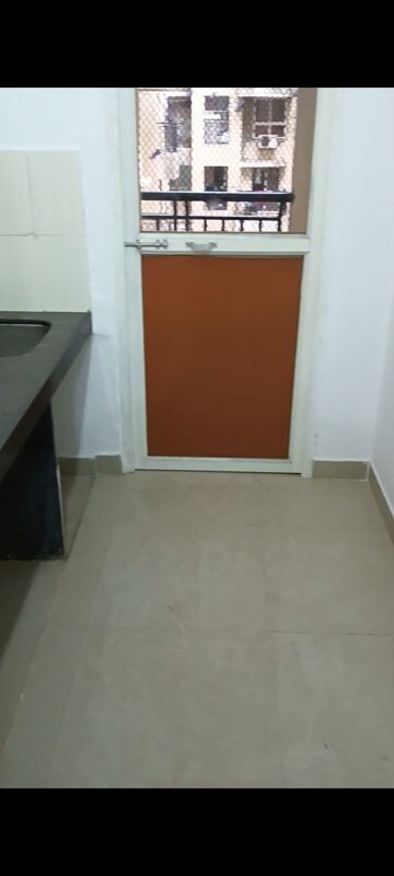 Room in 2 BHK Apartment at DB Orchid Ozone, Dahisar East – for Rent