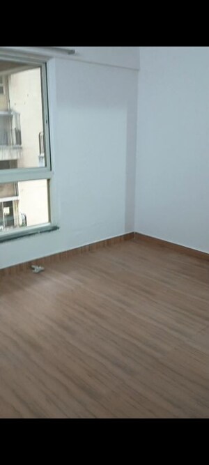 Room in 2 BHK Apartment at DB Orchid Ozone, Dahisar East – for Rent