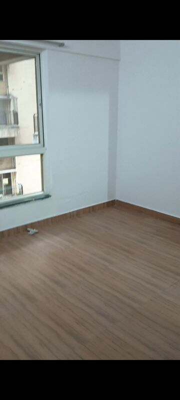 Room in 2 BHK Apartment at DB Orchid Ozone, Dahisar East – for Rent