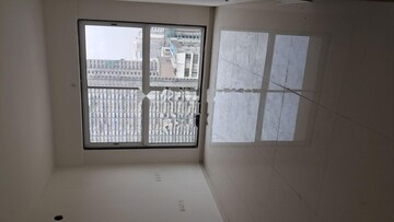 Room in 3 BHK Apartment at Runwal Nirvana, Parel – for Rent