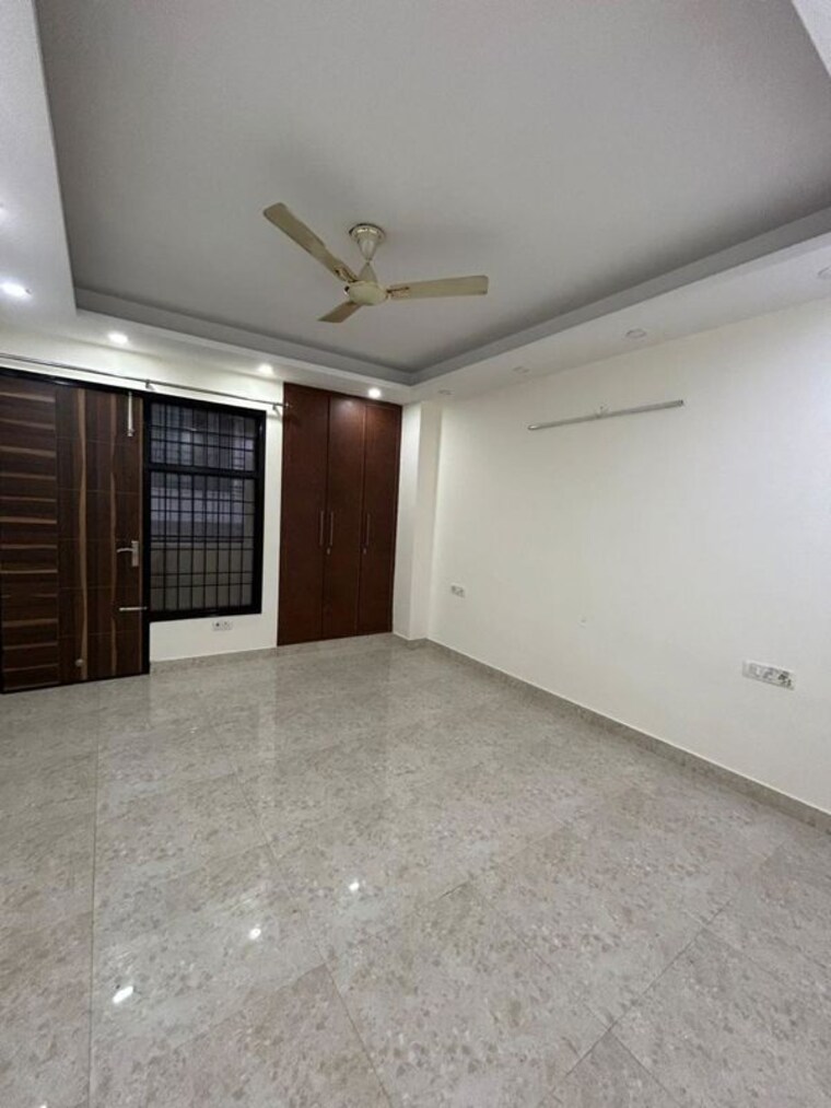 Room, sector 52 3 Bedroom 270 Sq.Yd. Builder Floor In Sector 52 Gurgaon 10022112
