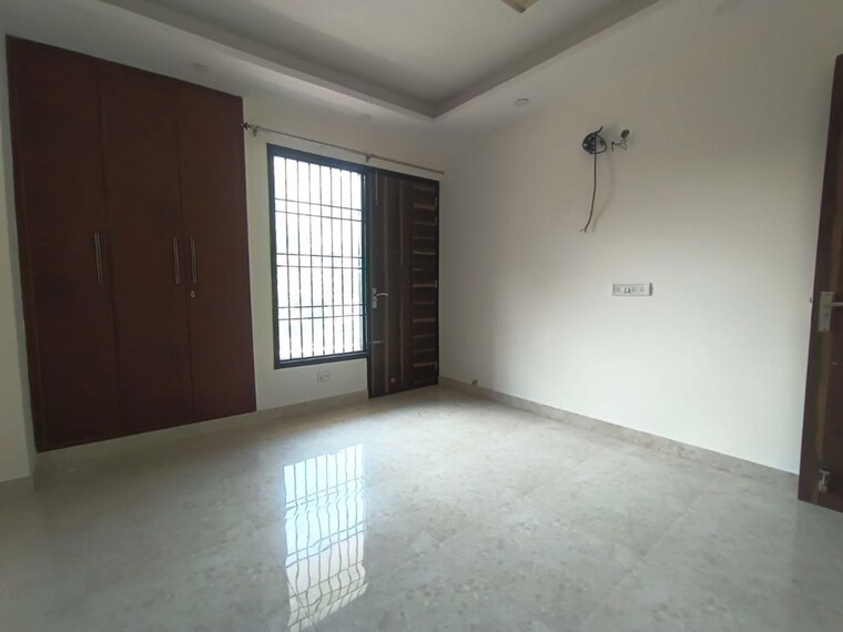 Room, sector 52 3 Bedroom 270 Sq.Yd. Builder Floor In Sector 52 Gurgaon 10022112