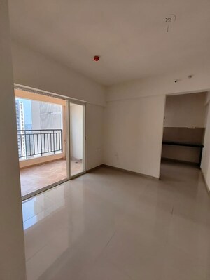 Room in 1 BHK Apartment at Puranik Abitante, Bavdhan – for Sale