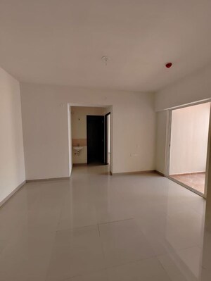 Room in 1 BHK Apartment at Puranik Abitante, Bavdhan – for Sale