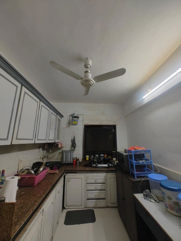 Kitchen, vile parle west 1.5 Bedroom 500 Sq.Ft. Apartment In Vile Parle West Mumbai 10022151