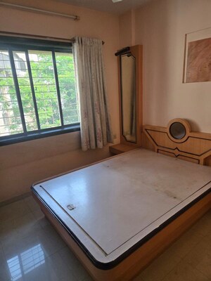 Room in 2 BHK Apartment at Veena Sitar, Kandivali West – for Rent