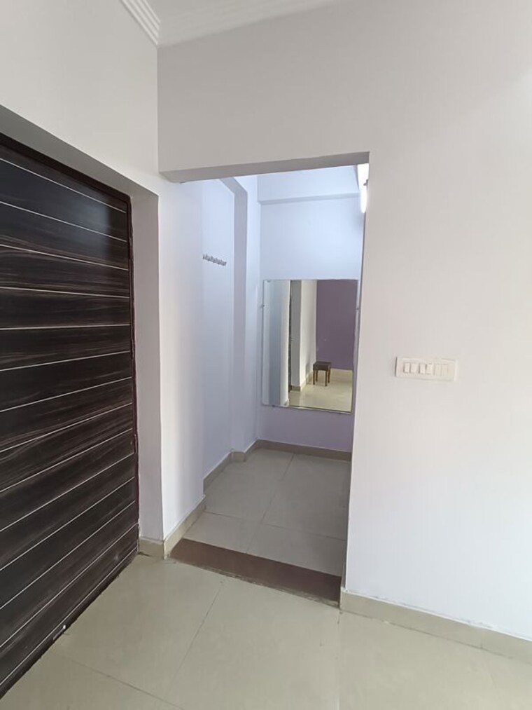 Room, sector 13 dwarka 3 Bedroom 1500 Sq.Ft. Apartment In Sector 13 Dwarka Delhi 10022225