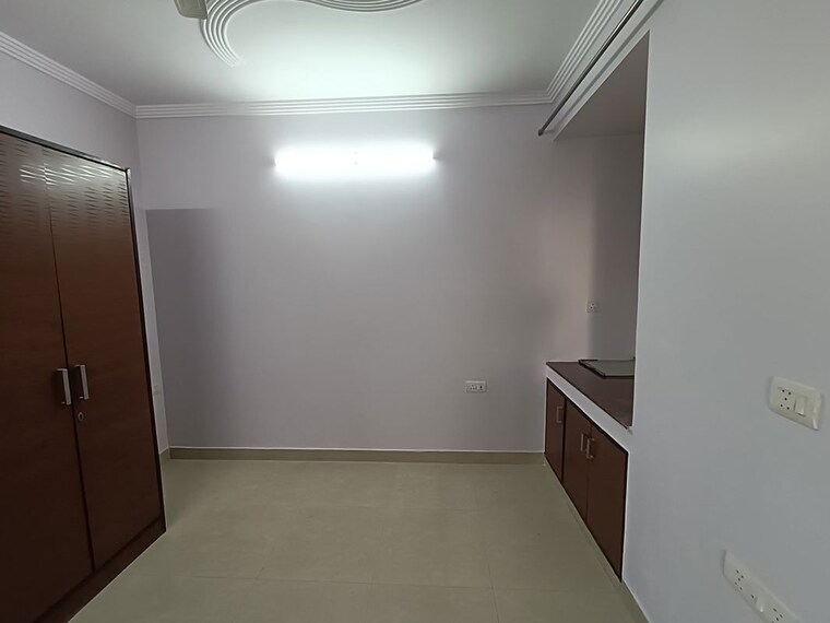Room, sector 13 dwarka 3 Bedroom 1500 Sq.Ft. Apartment In Sector 13 Dwarka Delhi 10022225