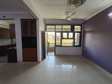 Room in 3 BHK Apartment at Sector 13 Dwarka – for Rent