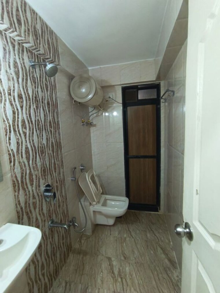 Bathroom, mm-spectra 2 Bedroom 951 Sq.Ft. Apartment In Chembur Mumbai 10022229