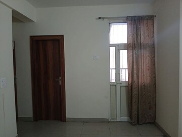 Room in 3 BHK Apartment at Shree Energy Classic Residency, Raj Nagar Extension – for Rent