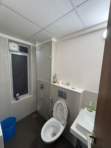 Master Bedroom in 2 BHK Apartment at Piramal Vaikunth, Balkum Pada – for Rent