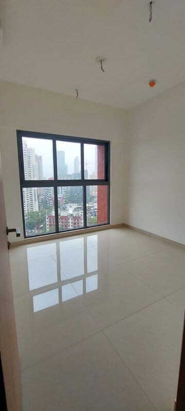 Room in 2 BHK Apartment at Lodha Vista, Lower Parel – for Rent