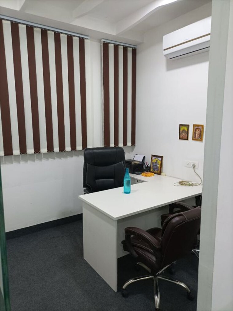 Team Area, sector 63 Commercial Office Space 1000 Sq.Ft. In Sector 63 Noida 10022342