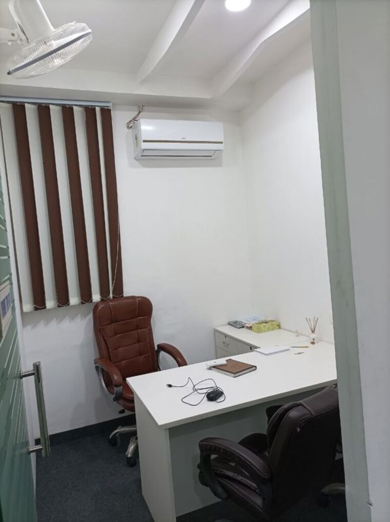 Team Area, sector 63 Commercial Office Space 1000 Sq.Ft. In Sector 63 Noida 10022342