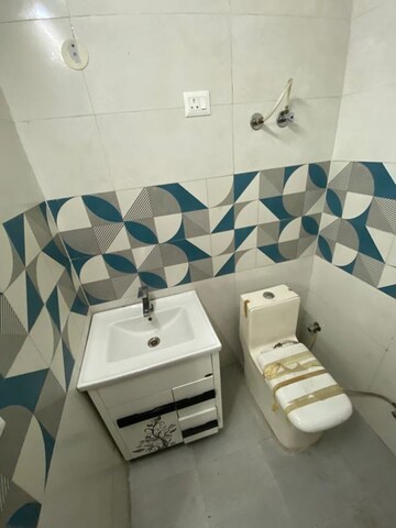 Master Bedroom in 3 BHK Builder Floor at Niti Khand I – for Rent