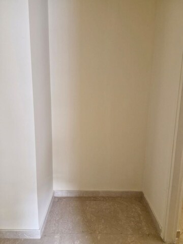 Room in 3 BHK Apartment at Lodha Sterling, Kolshet Road – for Rent