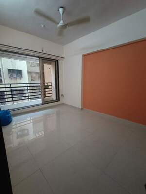 2 BHK Apartment For Rent in Bhatia Esspee Towers, Borivali East