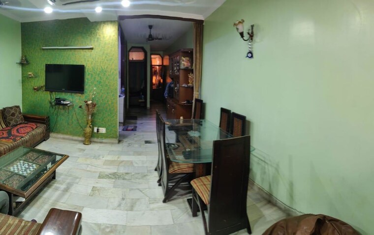 Living Room, lajpat nagar 4 2 Bedroom 100 Sq.Yd. Builder Floor In Lajpat Nagar 4 Delhi 10022372