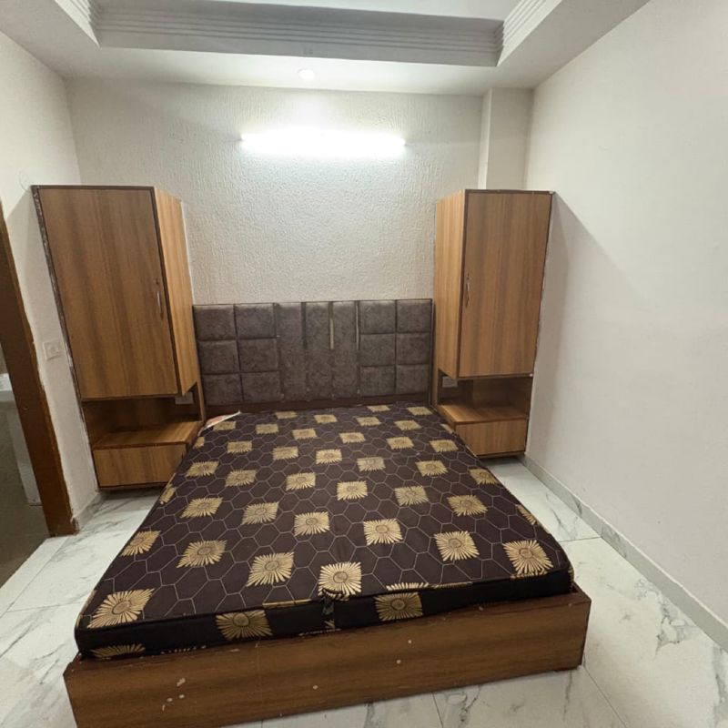 StudioBuilder Floor For Rent in DLF City Phase III