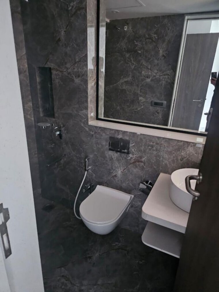 Bathroom, nahar-amaryllis-towers-and-plaza 2 Bedroom 601 Sq.Ft. Apartment In Chandivali Mumbai 10022362