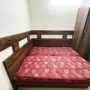 Bedroom in 1 RK Builder Floor at DLF City Phase III, Dlf Cyber City – for Rent