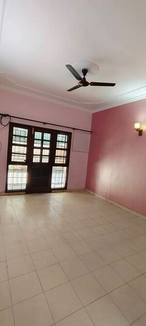 Room in 1.5 BHK Apartment at Sector 5 – for Rent