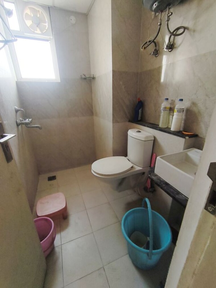 Bathroom, sushma-joynest-zrk 3 Bedroom 1270 Sq.Ft. Apartment In Ghazipur Zirakpur 10022593