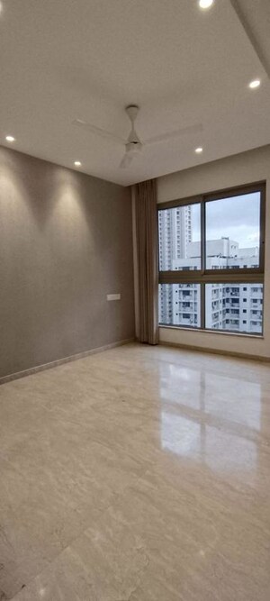 Room in 2 BHK Apartment at Hiranandani Castle Rock, Powai – for Rent