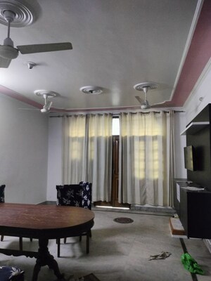 3 BHK Builder Floor For Rent in Saket