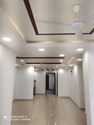 Building Lobby in 4 BHK Builder Floor at BP Homes, Sector 85 – for Sale