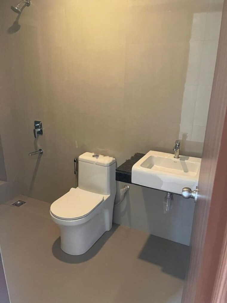 Bathroom, indiabulls-one-indiabulls 2 Bedroom 806 Sq.Ft. Apartment In Pokhran Road No Two Thane 10022496