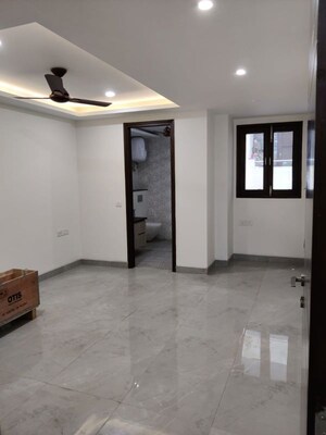 Room in 4 BHK Builder Floor at Sector 85 – for Sale