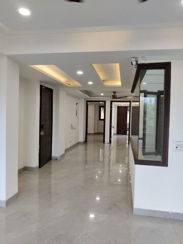 Room in 4 BHK Builder Floor at Sector 85 – for Sale