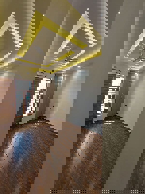 3 BHK + Pooja Room,Servant Room 250 Sq.Yd. Builder Floor in BP Homes