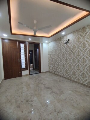 Room in 4 BHK Builder Floor at Parklands, Sector 85 – for Sale