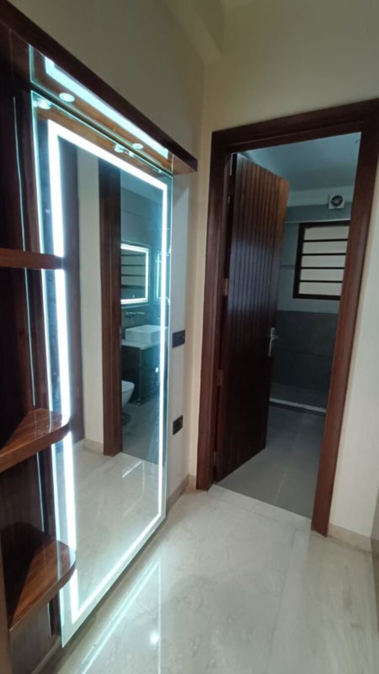 Balcony, parklands 3 Bedroom 250 Sq.Yd. Builder Floor In Sector 85 Faridabad 10022201