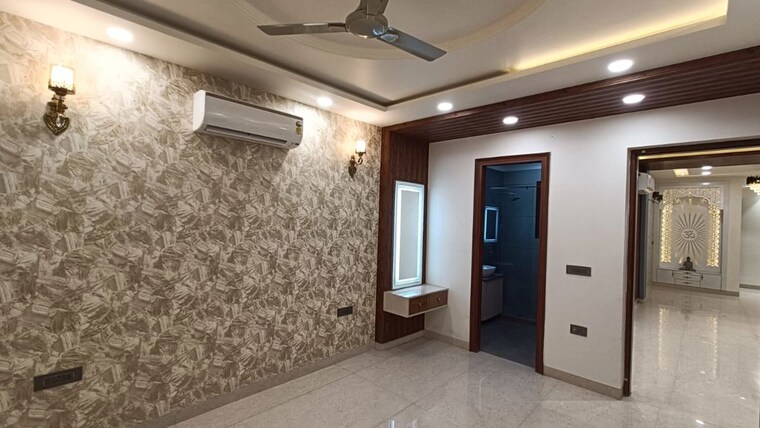 Room, parklands 3 Bedroom 250 Sq.Yd. Builder Floor In Sector 85 Faridabad 10022201