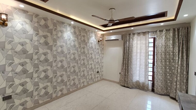 Balcony, parklands 3 Bedroom 250 Sq.Yd. Builder Floor In Sector 85 Faridabad 10022201