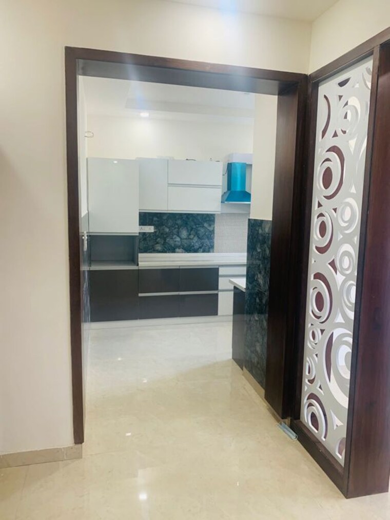  Parking, parklands 4 Bedroom 250 Sq.Yd. Builder Floor In Sector 85 Faridabad 10022172