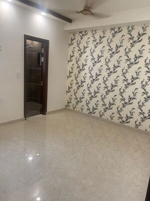 Room in 4 BHK Builder Floor at Parklands, Sector 85 – for Sale