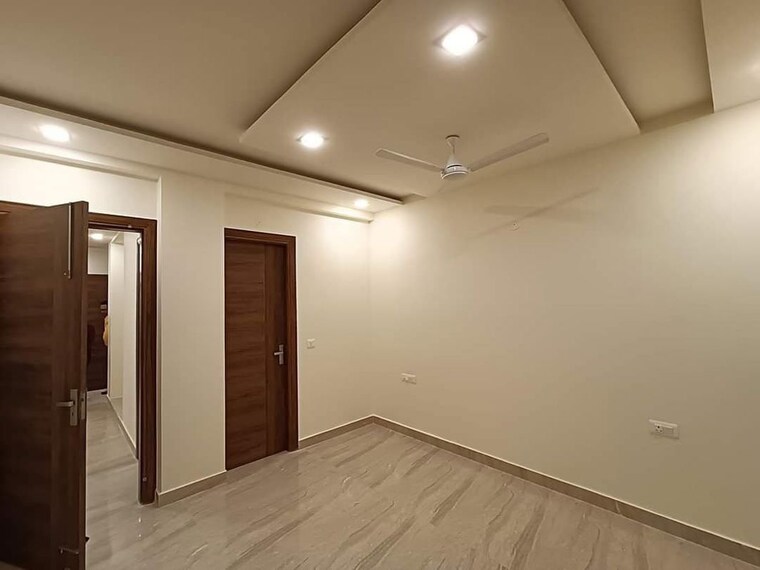Room, puri-kohinoor 3 Bedroom 150 Sq.Yd. Builder Floor In Sector 89 Faridabad 10022116