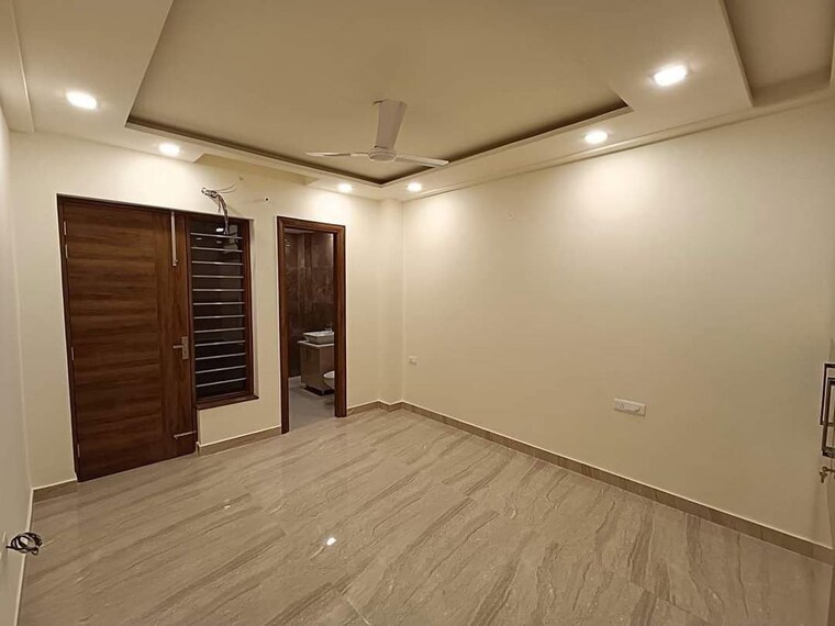 Room, puri-kohinoor 3 Bedroom 150 Sq.Yd. Builder Floor In Sector 89 Faridabad 10022116