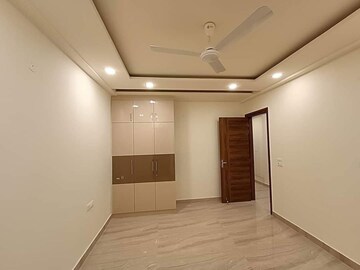 Room in 3 BHK Builder Floor at Puri Kohinoor, Sector 89 – for Sale