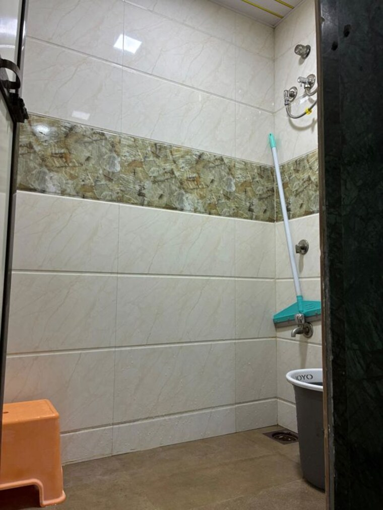 Bathroom, kurla west 1 Bedroom 400 Sq.Ft. Villa In Kurla West Mumbai 10022761