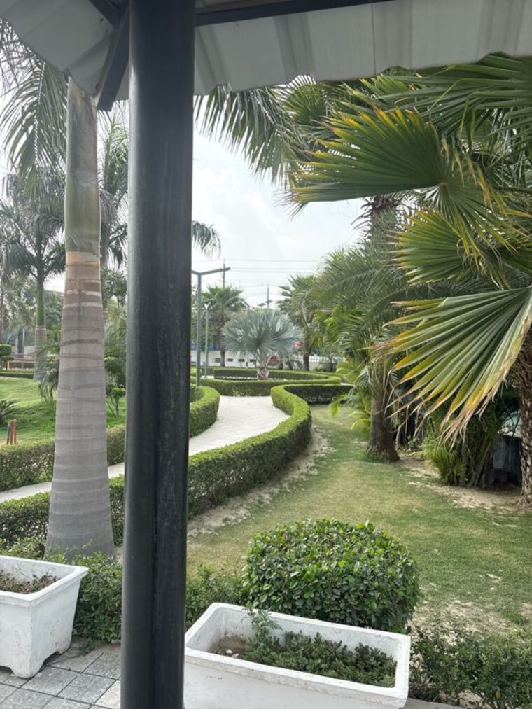 Garden, ratan-galaxy 4 Bedroom 2366 Sq.Ft. Apartment In Lalbagh Lucknow 10022829