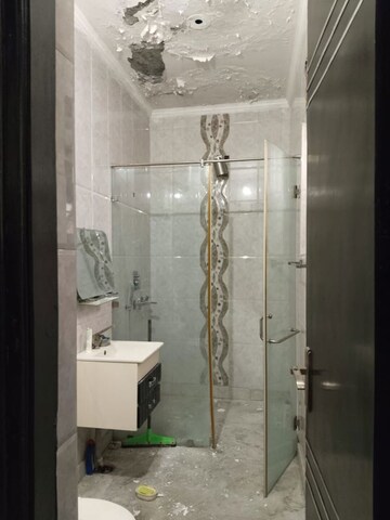 Bathroom in 2 BHK Builder Floor at Green Fields Colony – for Rent