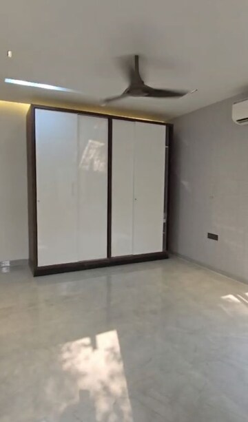 Room in 3 BHK Apartment at Malibu Town – for Rent