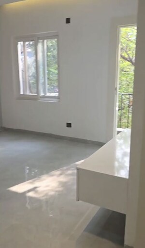 Room in 3 BHK Apartment at Malibu Town – for Rent