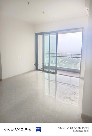 Room in 3 BHK Apartment at Piramal Mahalaxmi, Mahalaxmi – for Rent